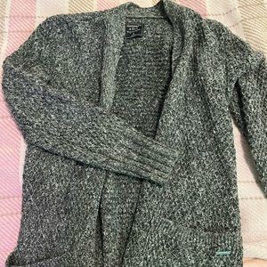 Abercrombie&Fitch grey cardigan. Size M. Worn once and in perfect condition!